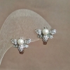 أقراط Xuping مطلية بالروديوم مع فصوص بيضاء وخرزة بيضاء، القطر 14mm +